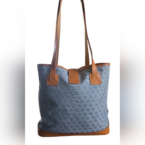 Dooney Bourke Tote Signature Blue Denim Monogram Canvas Medium Tote - Picture 1 of 16